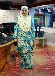 Sinar (dahulu dikenali sebagai sinar fm) ialah stesen radio malaysia yang mula bersiaran pada 1 mac 2004 dengan cogankata asal cahaya hidup anda, kemudiannya muzik retro terbaik. Sinar On Twitter Salam Jumaat Semua Manis Kan Kak Bed Berbaju Kurung Hari Ni Apa Pun Jangan Lupa Dengar Sembangsinar