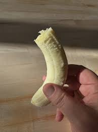 This banana is almost liquid. This is the correct way to eat a banana ...