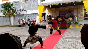 Bukit tengah is an industrial area in central seberang perai district, penang, malaysia. Silat Hari Guru Smk Bukit Kuching Tengah 2018 Youtube