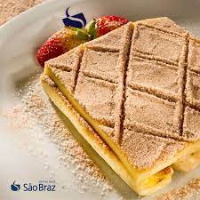 Angenor de oliveira,o cartola, nasceu em 1908, na rua ferreira vianna,no bairro do catete, no rio de janeiro. Doce Tipico Do Nordeste Do Brasil Cartola Banana Queijo E Canela Com Acucar Doces Doce Lanches