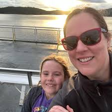 What type of container is best for hens and chicks?