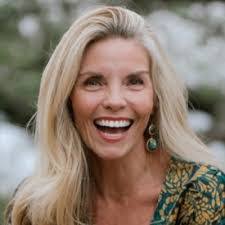 Tracy Shell's Instagram, Twitter & Facebook