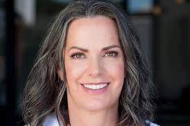 How "Workplace Wellness" Can Create Disordered Eating and Worsen Well-Being  with Heather Sayers Lehman