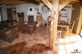 Kreativer Einsatz Von Terracotta Fliesen An Wand Ofen Und Dusche Handgeformt