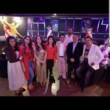 Famous Actress Humaira Bano Celebrating Her Birthday With Friends Family Daily Infotech Celebrities Actresses Famous