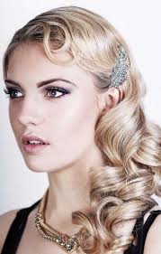 Prachtvoller haarschmuck darf bei einer mottoparty nicht fehlen. Frisur Der 20er Jahre Wasserwelle Vintage Hairstyling 20er Jahre Frisur Lange Haare Wasserwelle Haare