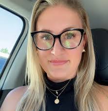 Deborah Dishman's Instagram, Twitter & Facebook