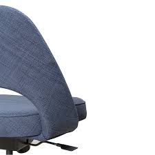 Original vintage condition item preowned. Saarinen Executive Armless Chair In Lance Woven Leather With Swivel Base By Eero Saarinen For Knoll Apollonian House