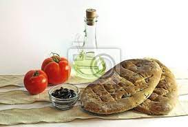 The flexpak tm leak detector machine is a high quality leak detection system that adds quality control to your packaging applications. Handgemacht Brot Fugas Mit Oliven Isoliert Fototapete Fototapeten Olive Brot Mahlzeit Myloview De