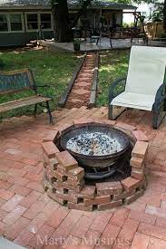 Using wheelbarrow as fire pit. How To Diy A Fire Pit For Your Backyard Ideas And Tutorials 2017