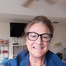 Jeanine Ray's Instagram, Twitter & Facebook