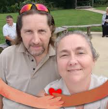 Can I shop at Dollywood's Emporium without paying for admission?