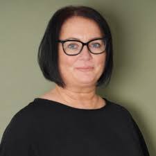 Amanda Hodgson's Instagram, Twitter & Facebook