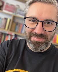 I m not handsome 🥰 But at least I m real person 🥰 Am from London