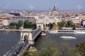 • plan de budapest, capitale résidentielle de la hongrie (1930). Le Vieux Pont Des Chaines Est Celebre Monument De Budapest La Capitale De La Hongrie Banque D Images Et Photos Libres De Droits Image 14788539