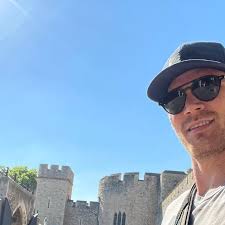 Derek Theler (@DerekTheler)