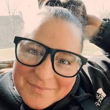 Laura Jasper's Instagram, Twitter & Facebook