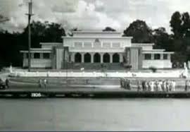 Sejarah Pembangunan Dan Peresmian Istana Kerajaan Kutai Di Tenggarong Construction Of The Kutai Royal Palace Di 2020 Istana Bangunan Construction