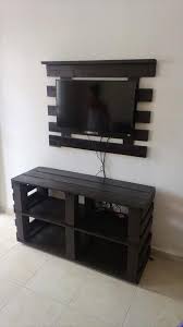 Decouvrez 24 Super Projets De Meubles Faits En Bois De Palettes Meuble Tv Palette Meuble Tele En Palette Meuble Palette