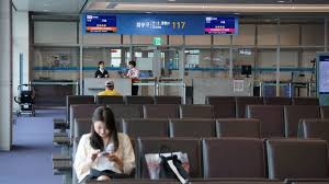Learn how to find an airport job with the following guidelines. Family From Angola In South Korea Airport For Nine Months Win Court Fight Bbc News