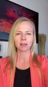 Tracy Brunet's Instagram, Twitter & Facebook