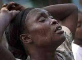 አንች እማ? ===/==!! እስቲ ልጠይቅሽ--ያኔ ገና ድሮ ሊውጥሽ ሲመጣ--ጠላትሽ አምርሮ ባርያ አርጎ ሊገዛሽ--ከዙፋን  አውርዶ ማን ነበር ያዳነሽ--በእሳት ተማግዶ? ለራሱ ሳይራራ---ሳይል ቤቴን ሚስቴን ልጄን ብሎሳይቆም--እንዲሁም ...