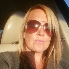 Kelly Hibbert's Instagram, Twitter & Facebook