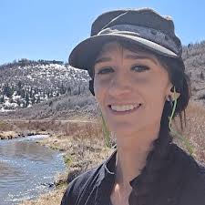 katie sanger (@itskatiesanger)