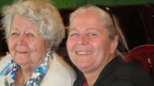 Elizabeth Barter's Instagram, Twitter & Facebook