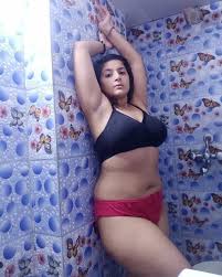 Boudi k bathroom e peye ki korbe? : rBengaliCelebs