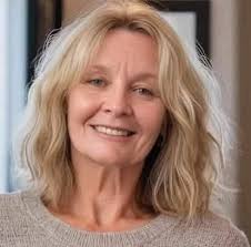 Can someone please turn me into Alice in wonderland please please