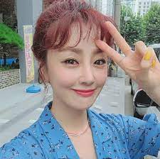 예비신부와의 나이 차이는 14살인 것으로 알려졌다. ë°°ìš° ì˜¤ë‚˜ë¼ ë³¸ëª… ë‚˜ì´ í‚¤ ê²°í˜¼ ë‚¨ìžì¹œêµ¬ ê¹€ë„í›ˆ