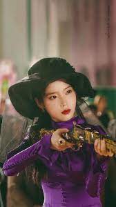 其實之前官方就有釋出一組桌布 是滿月察覺自己對具燦星的心意的時候 這一幕真的氛圍100分 連遠景都超美 還有充滿意境的台詞 很適合當桌布啊 난좀슬퍼졌어 아까보던바다보다지금보는바다가더예뻐져서 我 korean actresses kpop girls korean celebrities