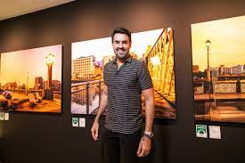 O evento reuniu o fotógrafo e arquiteto bruno lima; Bruno Lima Organiza Exposicao Em Homenagem A Rua Do Bom Jesus Clickrec