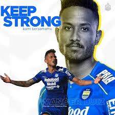 Indikasinya adalah wander luiz ternyata sudah mengikuti akun instagram direktur pt pbb, teddy tjahjono, pelatih kepala persib, robert rene alberts, akun resmi persib bandung dan sejumlah. Fakta Menarik Wander Luiz Pemain Persib Bandung Yang Positif Covid 19