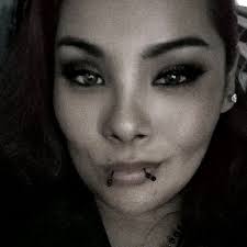 Angel Lyons (@usedsunny)