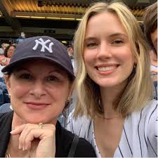 Lauren Sánchez is sailing into the weekend with her girlfriends. ⛵ The  bride-to-be was seen partying