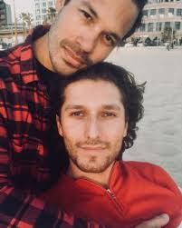 Diego Gonzalez-Clark and Vincent Pelupessy