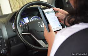Pada masa yang sama, ubah tabiat anda dari segi cara pengendalian telefon bimbit selepas itu. Guna Telefon Bimbit Sewaktu Memandu Boleh Buat Hilang Fokus Antara Lima Hingga 10 Saat Kajian Paultan Org