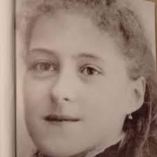 Expressing gratitude and faith in a praying community