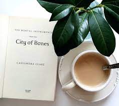 Dama S Knihou Cassandra Clare City Of Bones City Of Bones Coffee Table Books Black And White Coffee