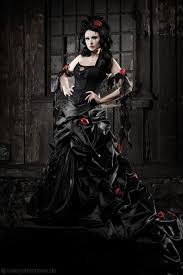 Extravagantes Brautkleid In Schwarz Rot Schwarzes Brautkleid Braut Hochzeitskleid