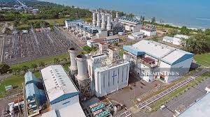 Kannan, 39, was struck in the chest by a bolt of lightning at about 1pm and died at the scene. Lights Out At Sultan Ismail Power Station