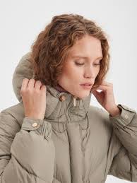 Женские пуховики