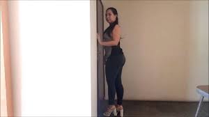 Llega de vacaciones aprovecho para visitarla y follarla - XNXX.COM