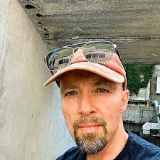 Douglas Mckenna's Instagram, Twitter & Facebook