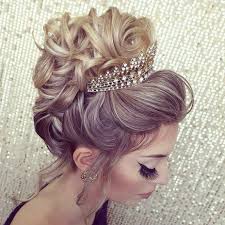 свадебные прически с диадемой и фатой на длинные волосы Pin De Tomaksasha Em Your Pinterest Likes Penteado Casamento Preso Cabelo Casamento Penteado Noiva
