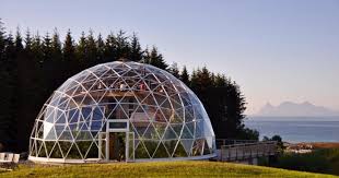 Greenhouse supplies home greenhouse greenhouse wedding earthship home house in nature solar house sustainable architecture glass house solar power. Nature House Complete With Grow Your Own Figs Anyone
