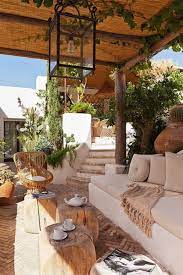 Un Te Raffreddato Per Rinfrescarsi In Stile Esotico Outdoor Rooms Outdoor Living Backyard