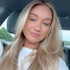 Hannah Payton's Instagram, Twitter & Facebook